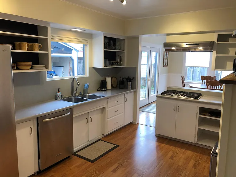 2511 J St — Photo 29