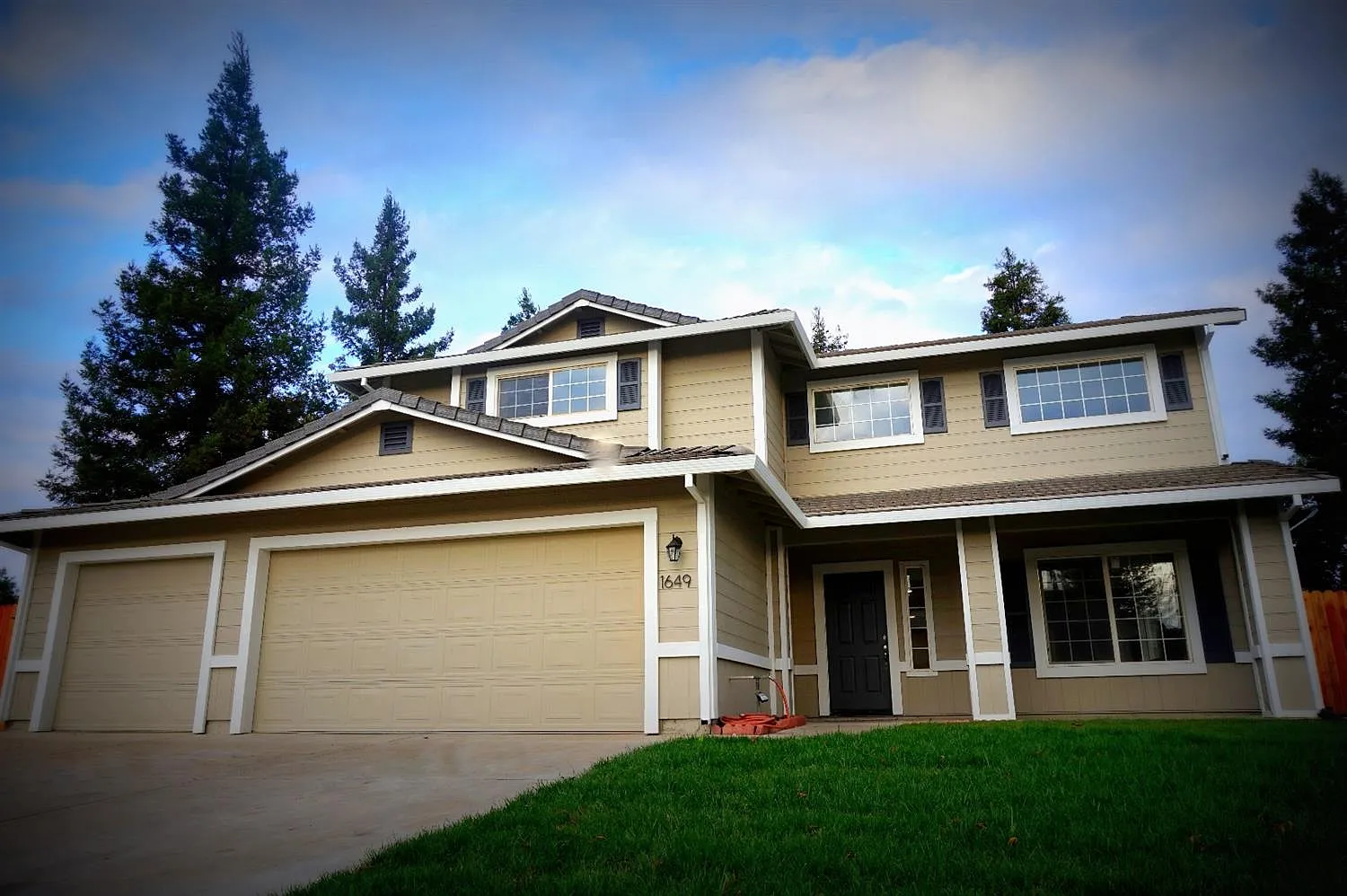 1649 Chelsea Pl photo 1