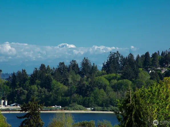 170 Harbor Sq Loop NE #A-411, Bainbridge Island, WA 98110