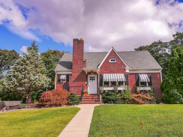 28 Summit Ave, Absecon, NJ 08201