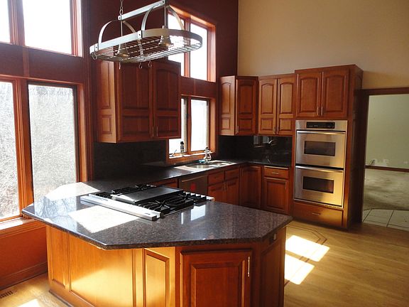 5th image of 16601 W Old Orchard Dr