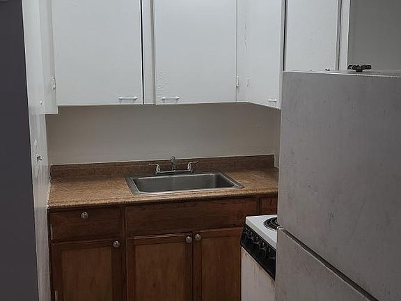 5th image of 10132 Cadieux Ave