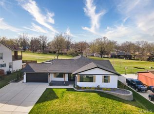 124 Rue Grand Dr, Lake Saint Louis, MO 63367