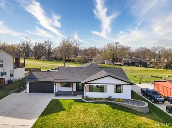 124 Rue Grand Dr, Lake Saint Louis, MO 63367