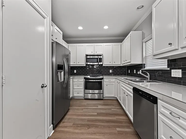 5951 S Loop E #38 — Photo 26