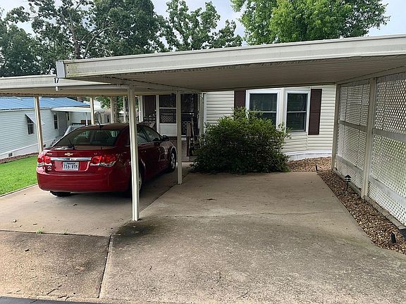 2nd image of 17 Benjamin Dr