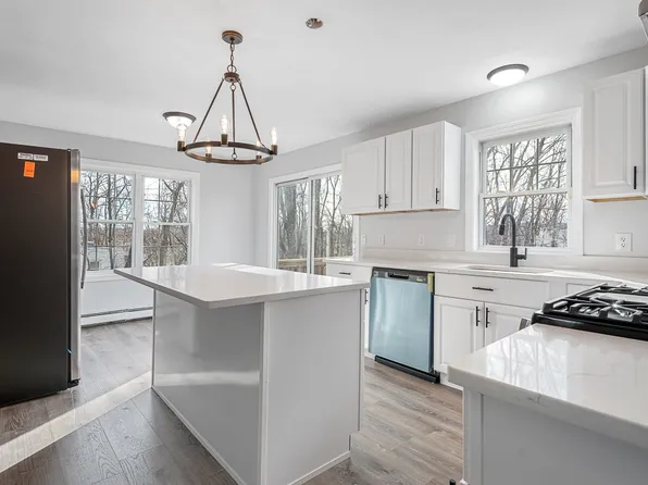 17 Ascension St #A, Blackstone, MA 01504