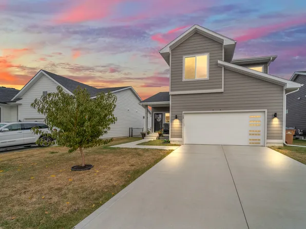 713 SE 69th St, Pleasant Hill, IA 50327