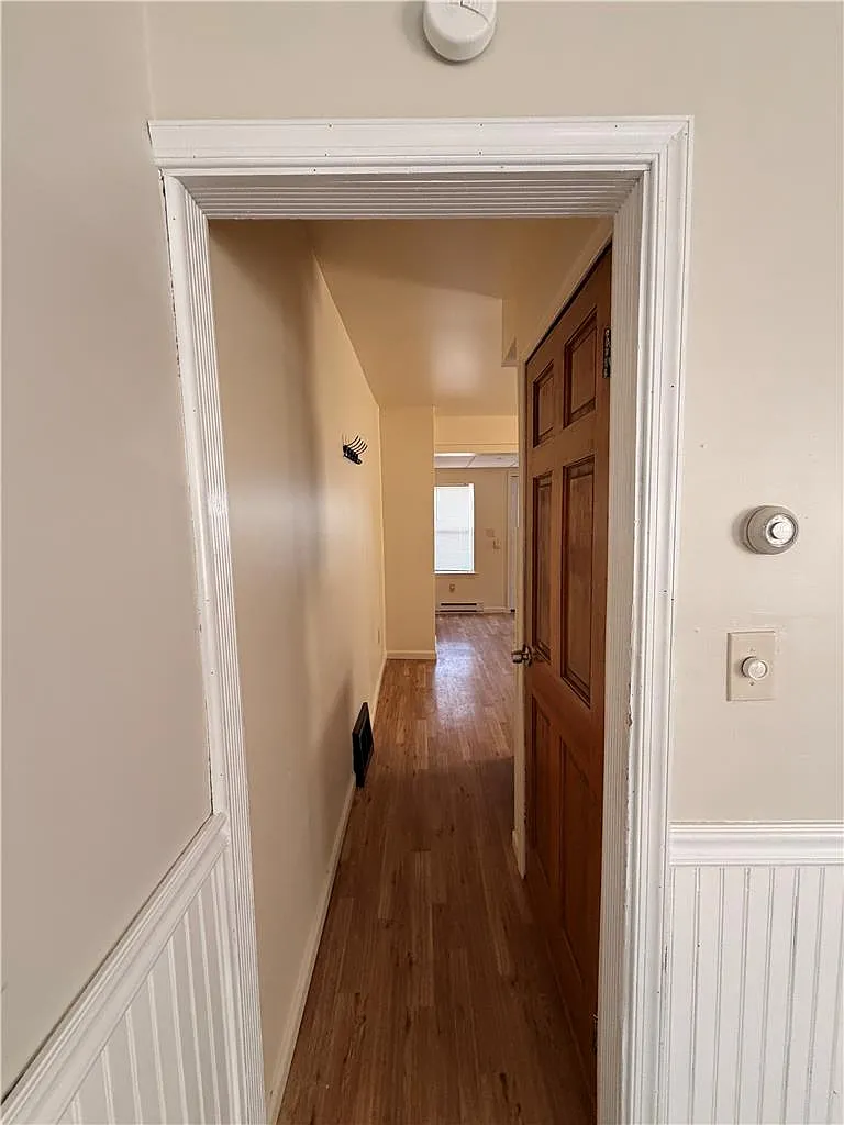 3 bed, 1.0 bath, 520 sqft, $1,875 — Photo 3