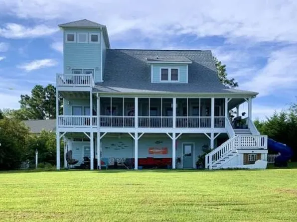 239 Star Hill Drive, Cape Carteret, NC 28584