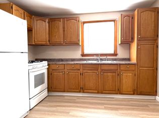 210 Seneca Ave, Pawtucket, RI 02860