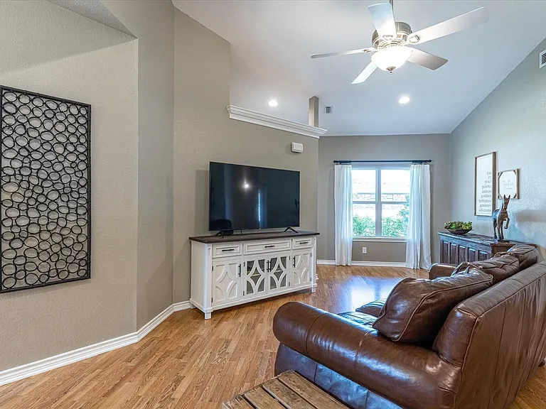 508 Pine Ln — Photo 25