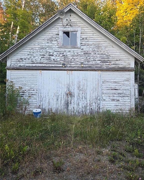 2nd image of 65 Main St