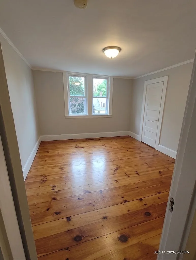 3 bed, 1800 sqft, $3,200 — Photo 4