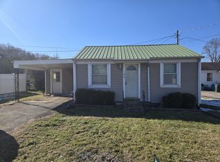 102 N Cooley Ave, Waverly, TN 37185
