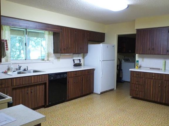 4th image of 403 Anderson Dr