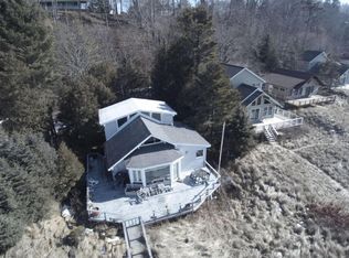 8415 Surfside Dr, Montague, MI 49437