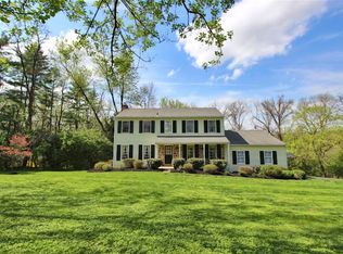 2391 Pheasant Hill Ln, Malvern, PA 19355