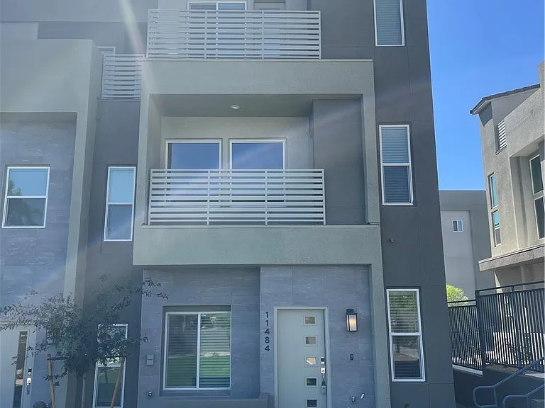 11484 Roaring Peak Dr — Photo 2