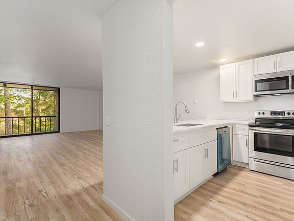 3rd image of 6260 139th Ave NE APT 83