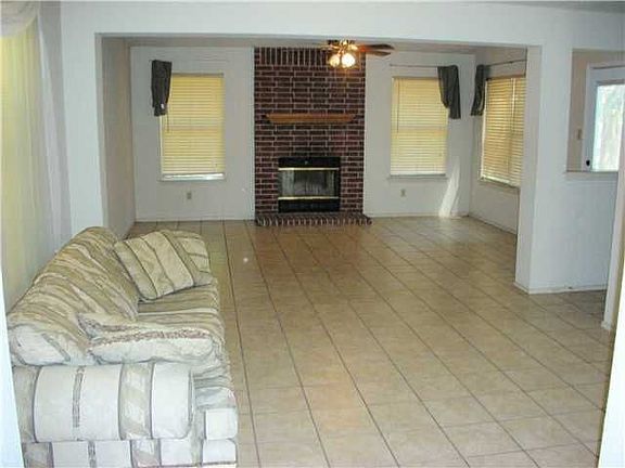 5th image of 13920 Maricella Ln