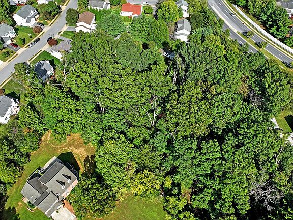 5th image of 2C Stone Garden Ct