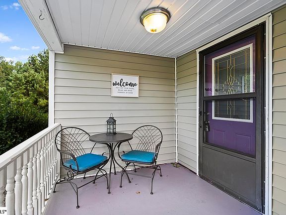 2nd image of 402 Meadow Dr