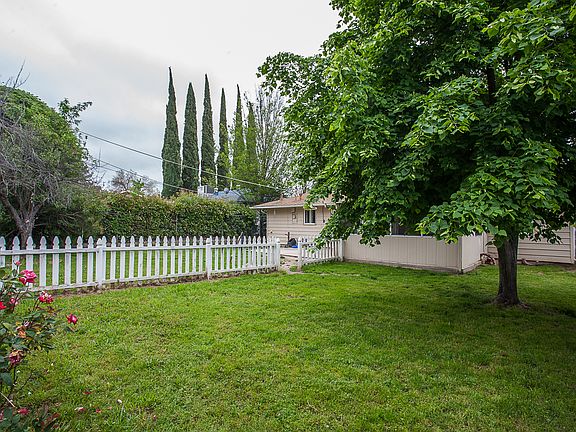 5th image of 4221 Elkhorn Blvd