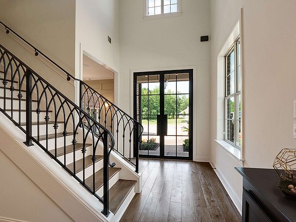 5th image of 515 Saunders Creek Cir