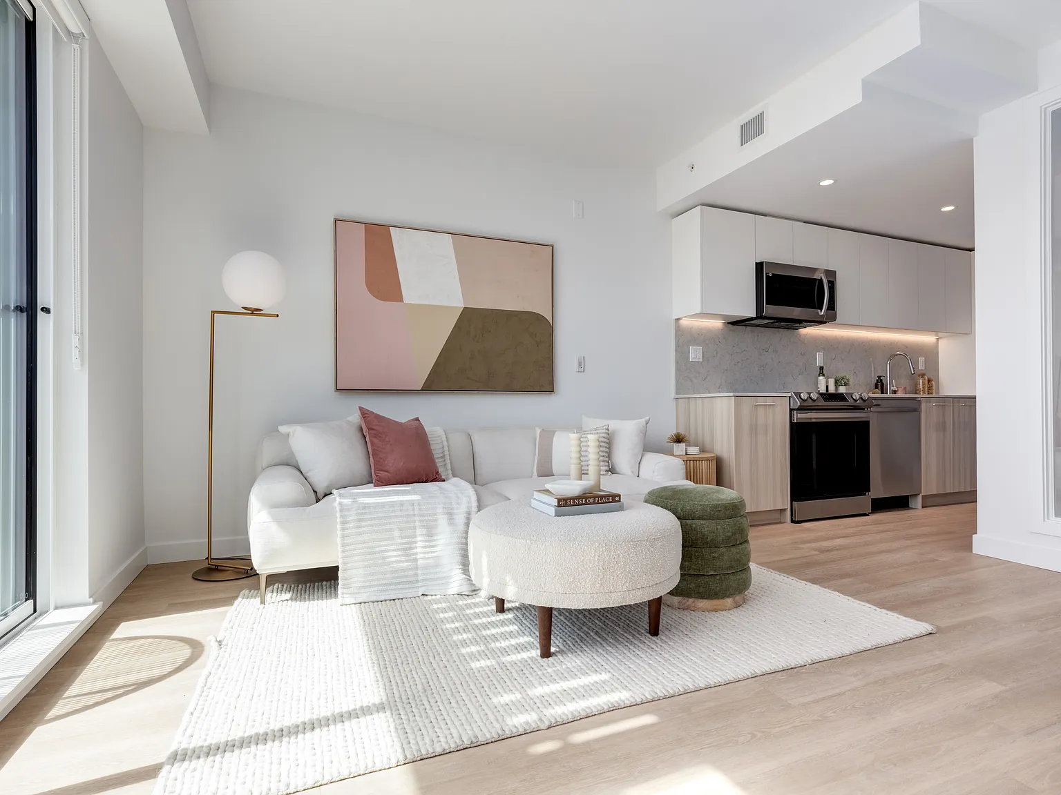 Lonsdale Square Apartments — Photo 4