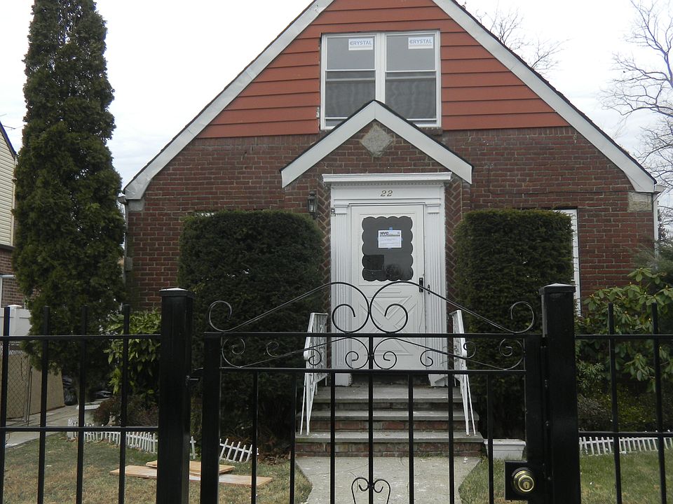 2nd image of 11522 202nd St