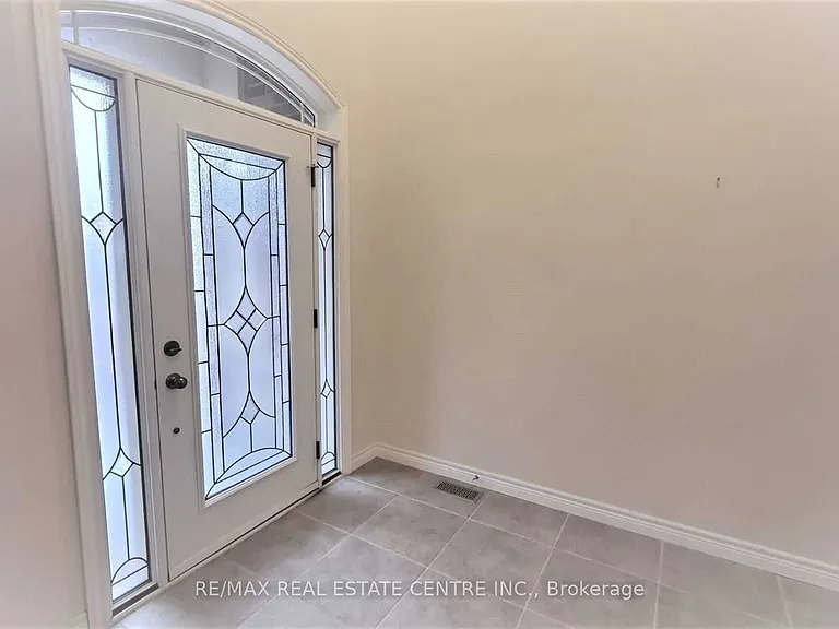 15 Sasha Ct — Photo 3