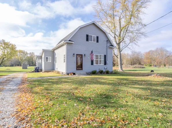 1613 W Country Club Dr, New Castle, IN 47362