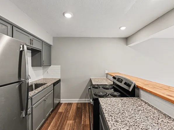 Meadowbrook Apartments