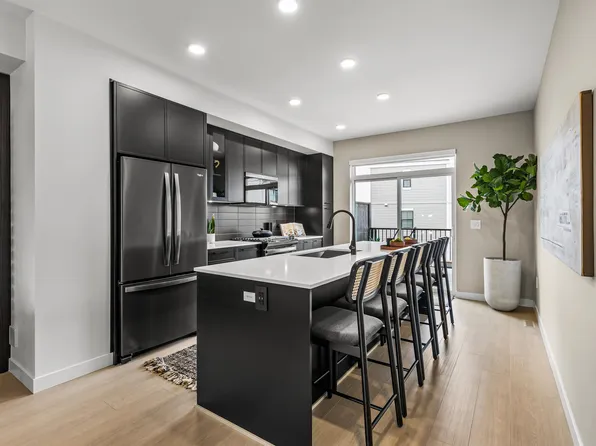 2886 Montrose Ave #8, Abbotsford, BC V2S 0N7