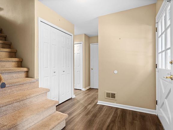 5th image of 2431 Roanoke Dr