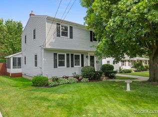 1102 Burke Ave NE, Grand Rapids, MI 49503