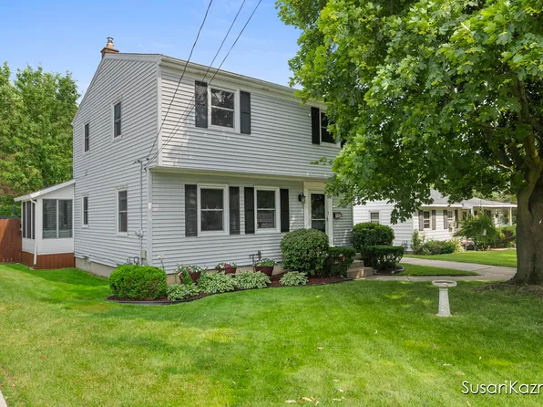 1102 Burke Ave NE, Grand Rapids, MI 49503