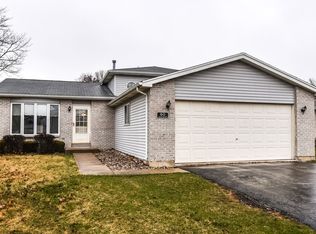 60 Austrian Dr, Romeoville, IL 60446