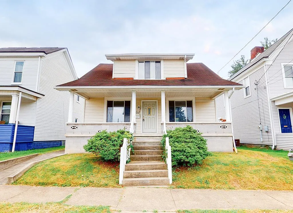 2112 Marshall Ave photo 1