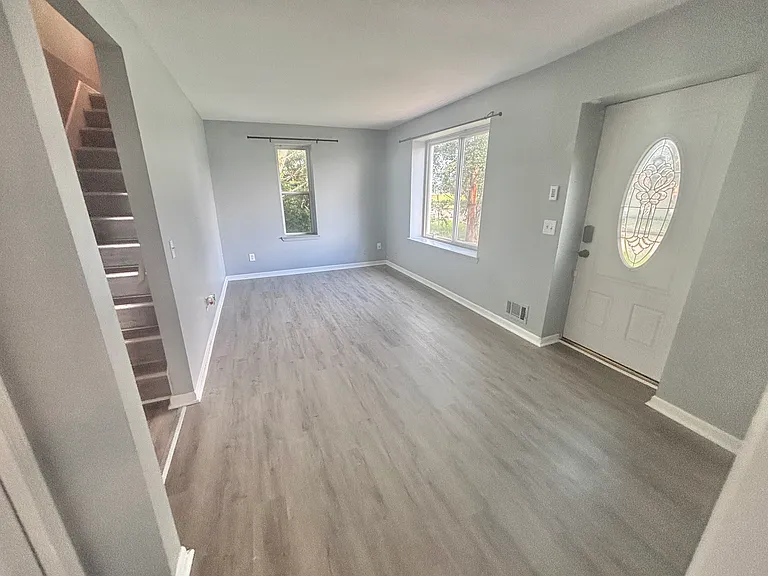 1751 Clara St — Photo 77