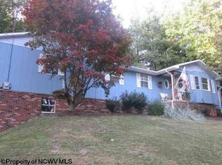 71 Johnson Ln, Morgantown, WV 26508