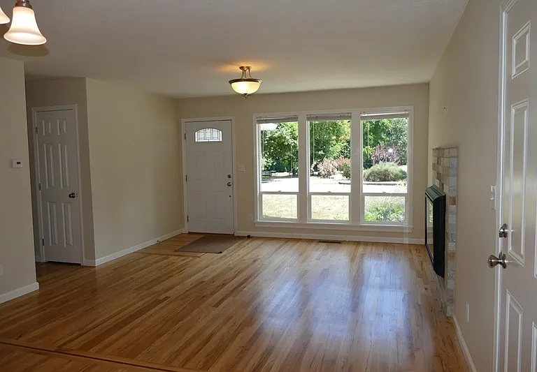 10851 SE Garrett Dr — Photo 4