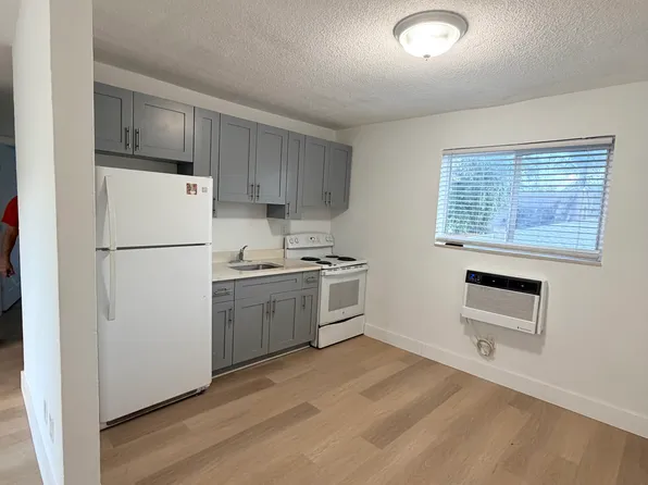 1380 SW 2nd St #7, Miami, FL 33135