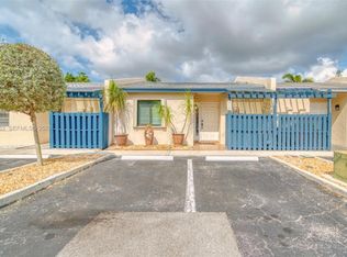 1720 NW 92nd Ave, Pembroke Pines, FL 33024