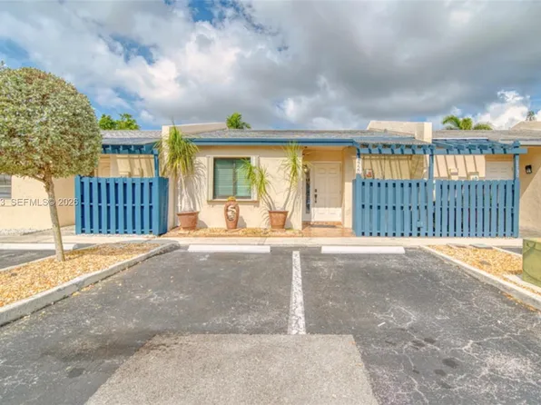 1720 NW 92nd Ave, Pembroke Pines, FL 33024