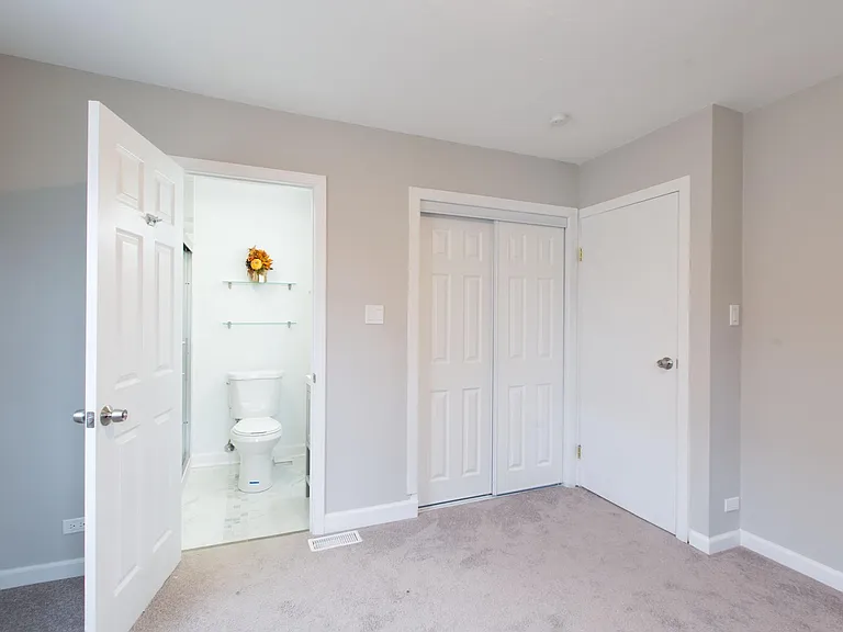 2184 Techny Rd — Photo 12