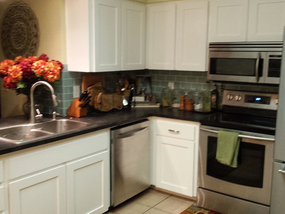 2nd image of 9093 Ridge Rd