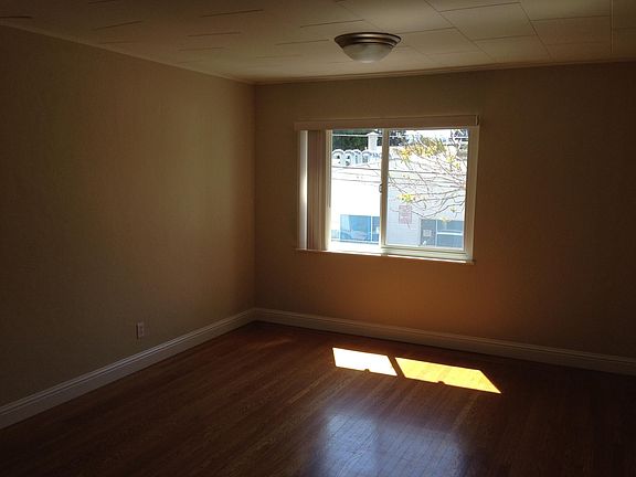 4th image of 1019 Noel Dr