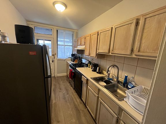 2nd image of 5422 S University Ave #3S